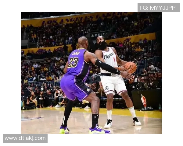 2010年洛杉矶湖人与快船的激烈对决回顾与分析