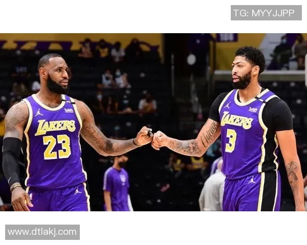 狼队与曼联最新数据分析及比赛前瞻全面解读 狼队与曼联最新数据分析及比赛前瞻全面解读